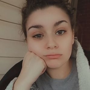 Meet your Posher, Hailey